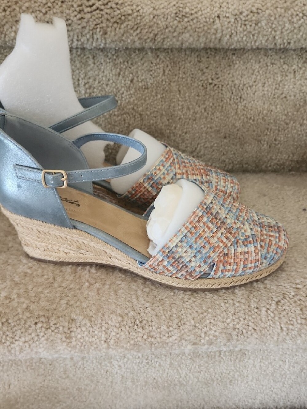 easy street Size  10W Pastel Woven Espadrille with Metallic Blue Ankle Strap Nib - Picture 3 of 5